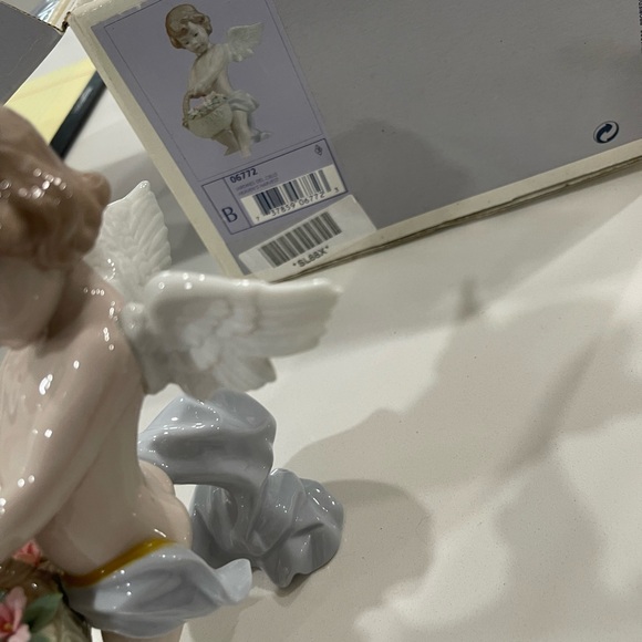 Lladró Heaven’s Harvest Angel - Picture 2 of 5